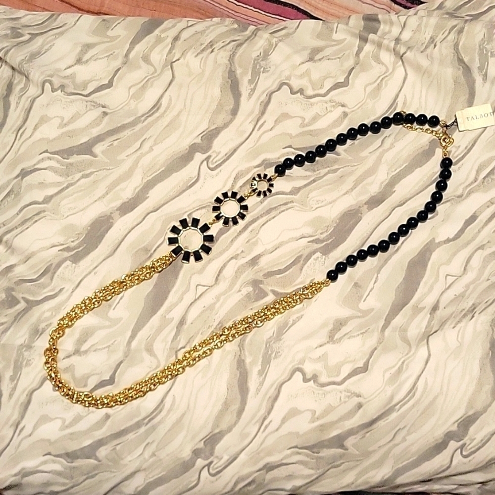 NWT‎ Beaded Floral Necklace